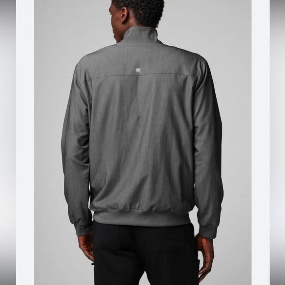 Men’s Fabletics Foundation Scrub Jacket Gray - Picture 9 of 12